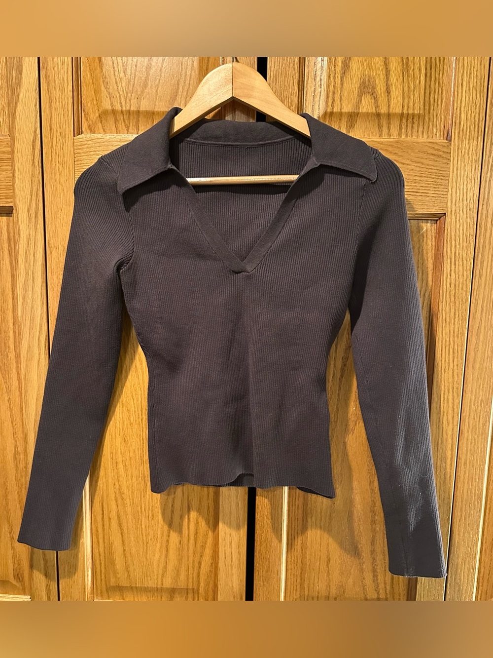 Pixie Market grey ribbed v-neck collared knit long sleeve top